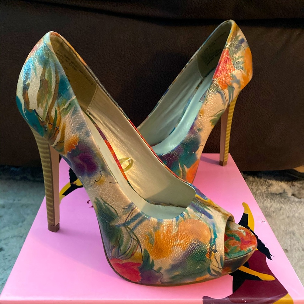 High heels size 7